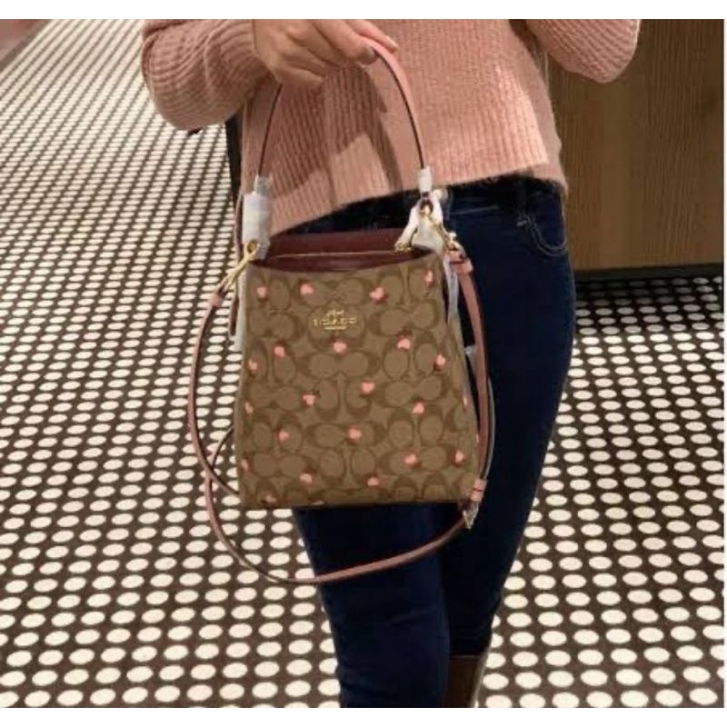 Coach Small Town Bucket Bag In Signature Canvas With Heart Floral Print(C3238)