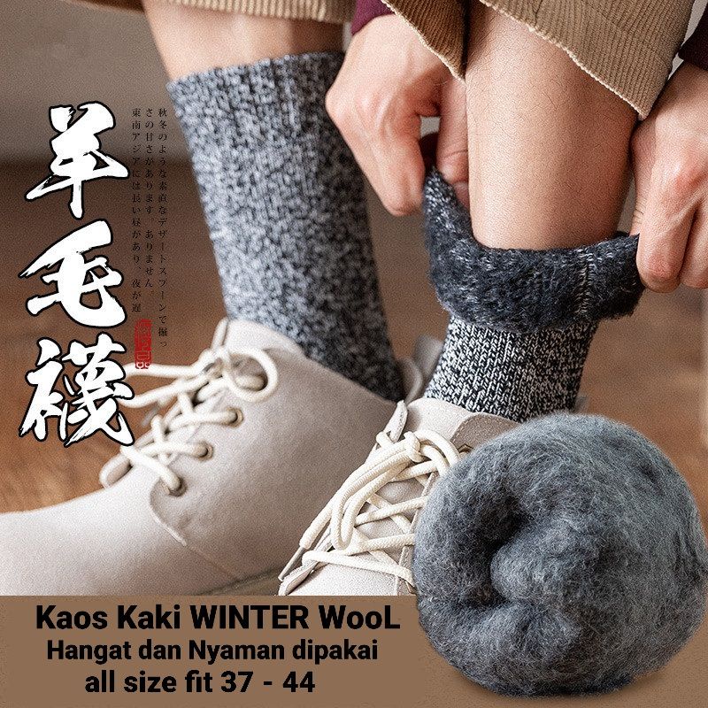 Kaos Kaki Musim Dingin / Winter 012