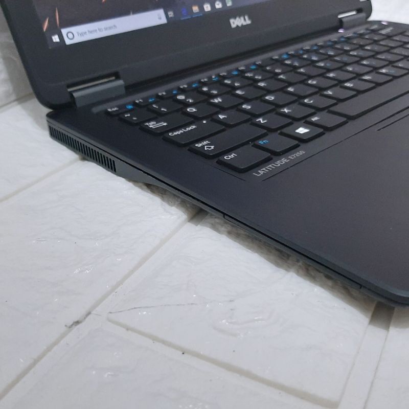 Dell Latitude E 7250 Core i5 5th Gen MURAH SSD Fast Boot