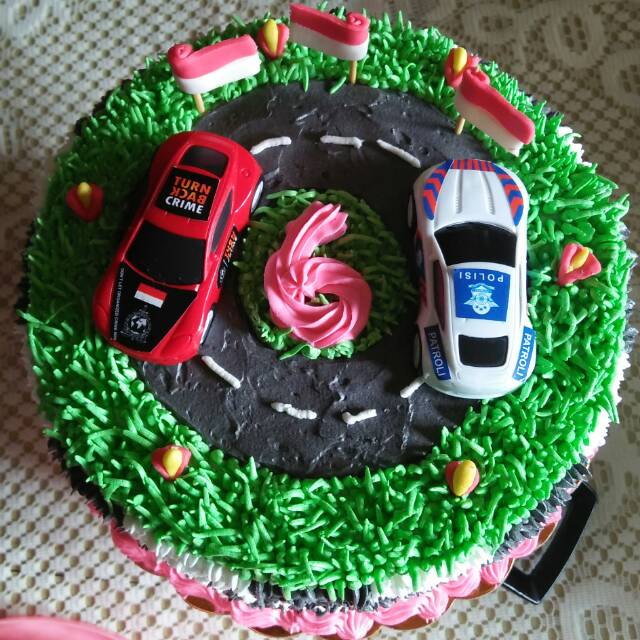 

Aneka kue ulang tahun