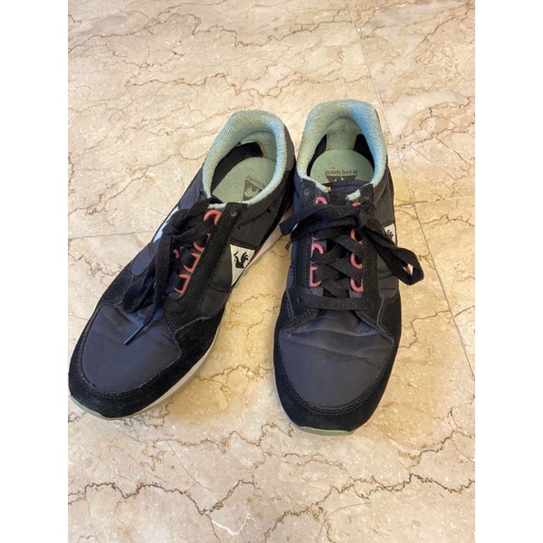 Preloved woman sport shoes merk Le coq sportif