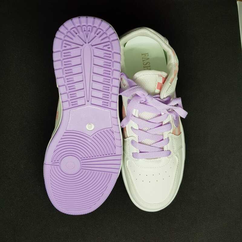 Sepatu Sneakers Wanita 02024880