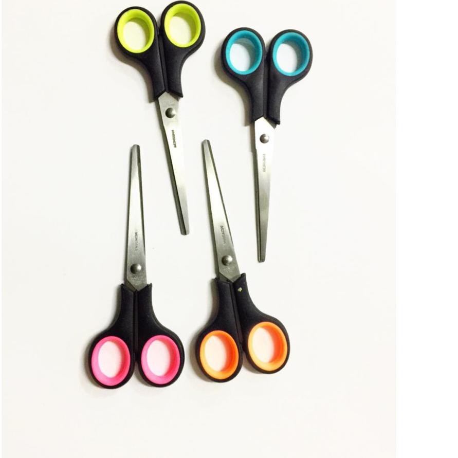 

Gratis Ongkir!! KODE-655 (3 Piece) Gunting Stainless Steel (MONTANA)