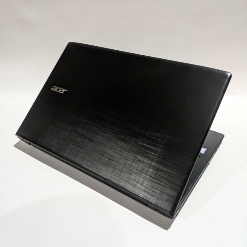 laptop editing dan gaming acer aspire E5 576G - core i5 8250u gen8 - ram 16gb  Dual vga Nvidia GeForce MX150