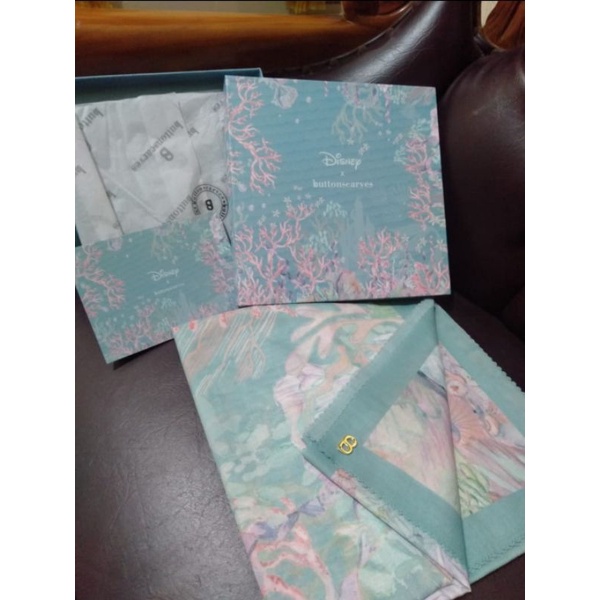 preloved buttonscarves disney teal