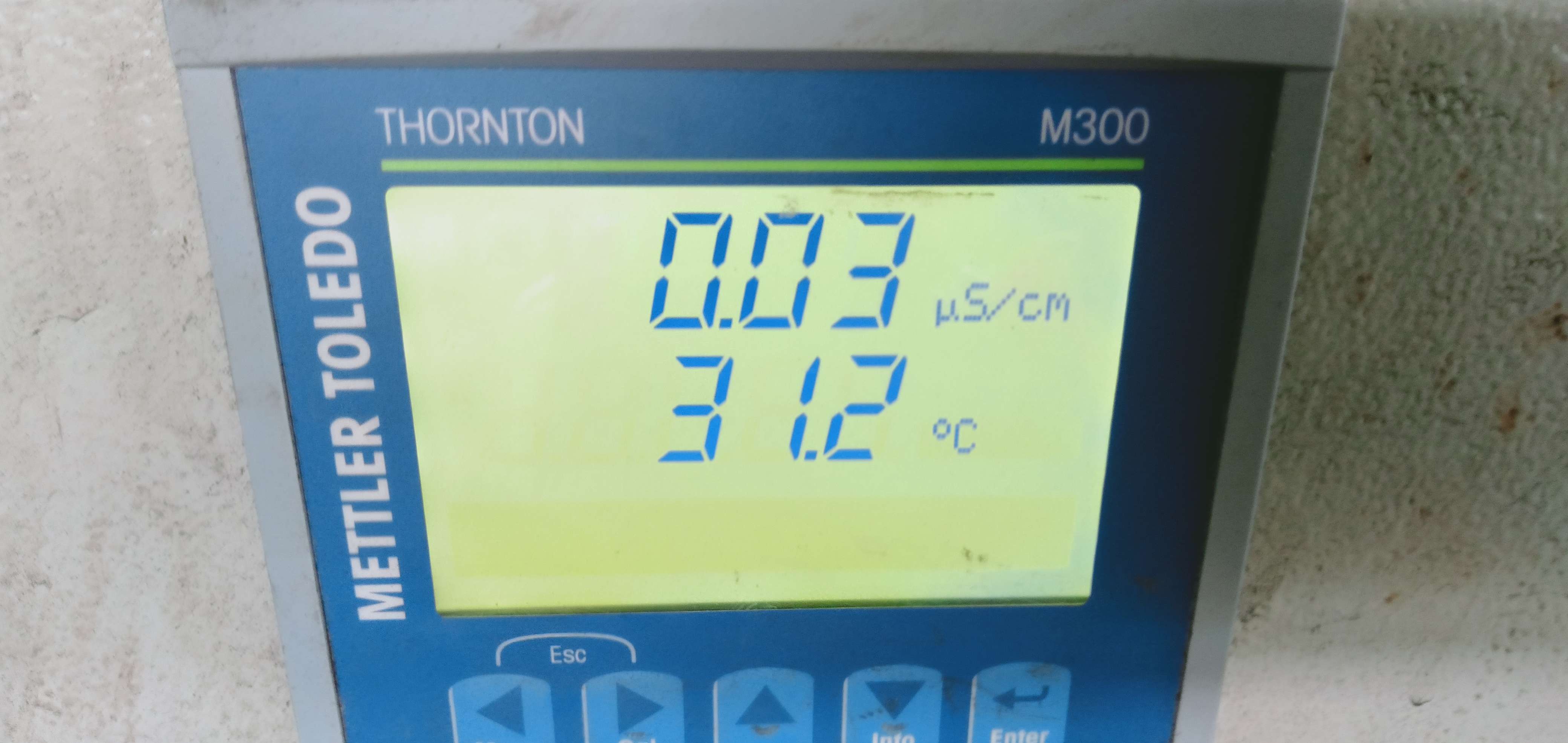 Tissue Tisu Pembersih Galon Tissue Galon Bottle Sanitizer Per100bj