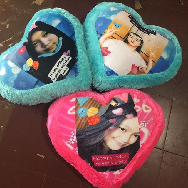 Bizzarpillow Bantal Foto Custom Bentuk Love BZ032