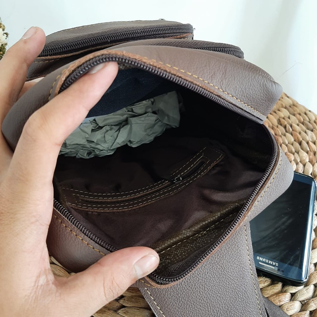 TAS SELEMPANG PRIA KULIT COKLAT MODEL DADA SLING BAG ASLI PAPIRUT