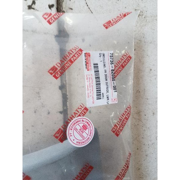 moulding list pintu luxio terbaru depan ki #sparepart mobil termura