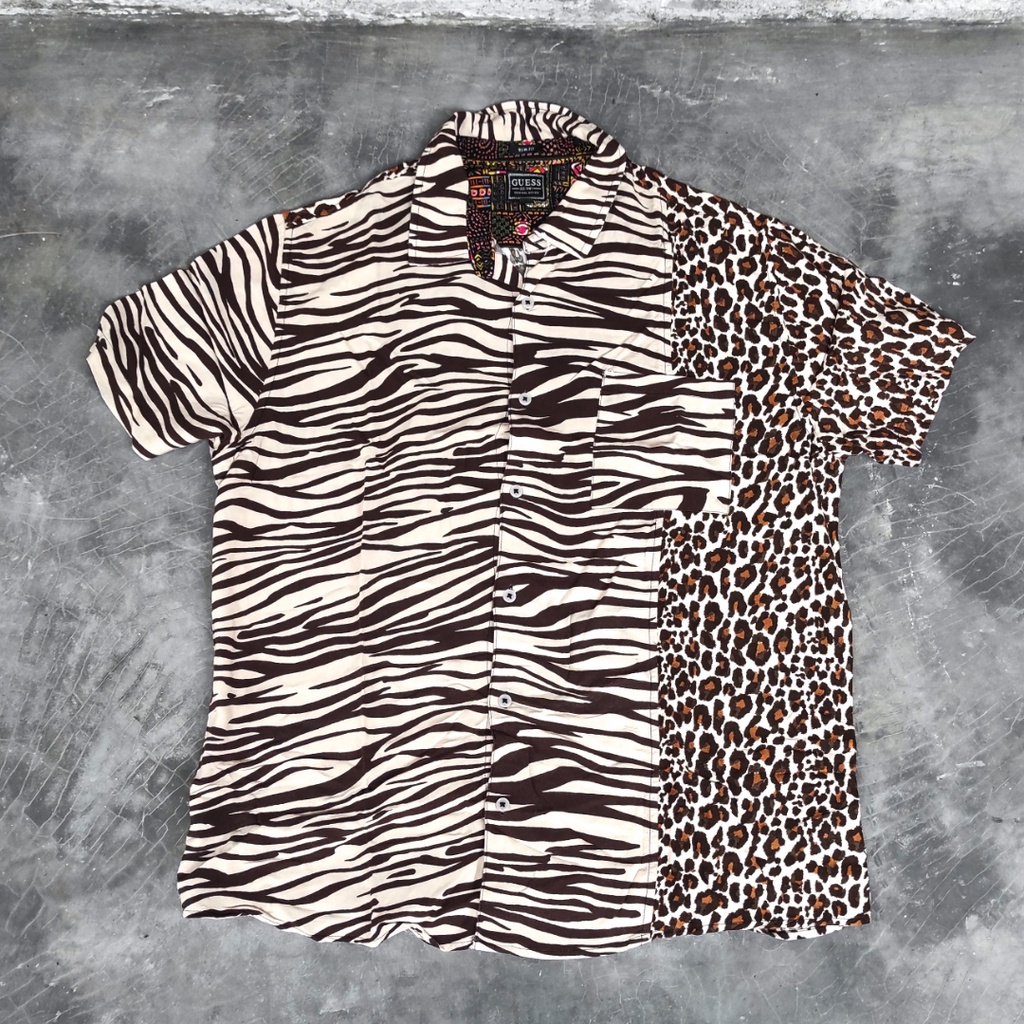 Jaket Vintage kaos varsity sukajan celana crewneck hoodie second Kemeja Vintage Guess Jungle Pattern