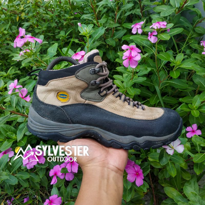 Sepatu Treksta second original