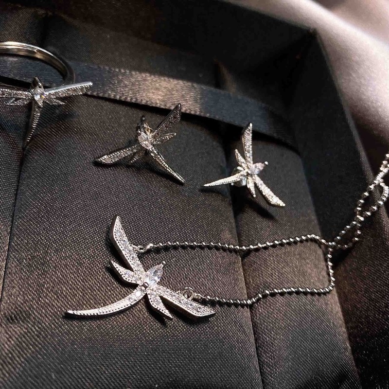 Temperament Entry Lux Dragonfly Necklace Ring Earrings Set