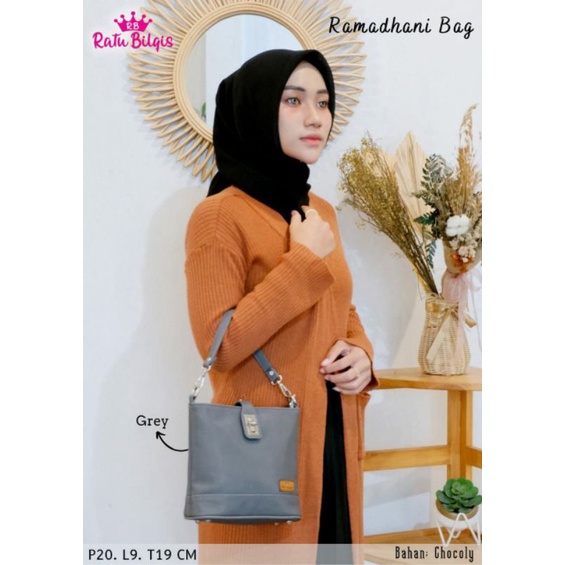 Tas Slempang/Ramadhani bag by Ratu Bilqis
