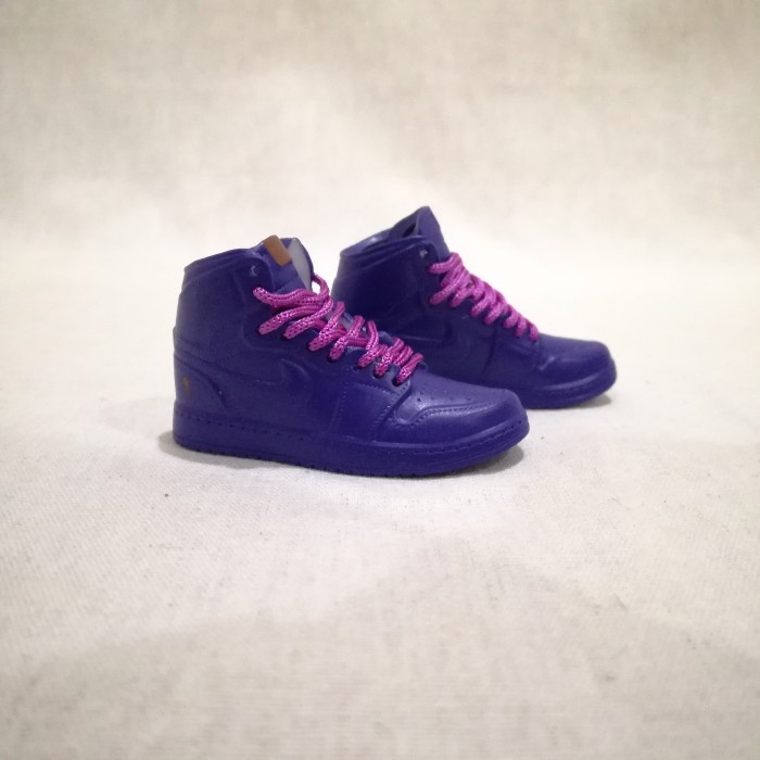 AIR JORDAN 1 AJ1 GATORADE RUSH VIOLET 3D SNEAKERS KEYCHAIN MINIATUR