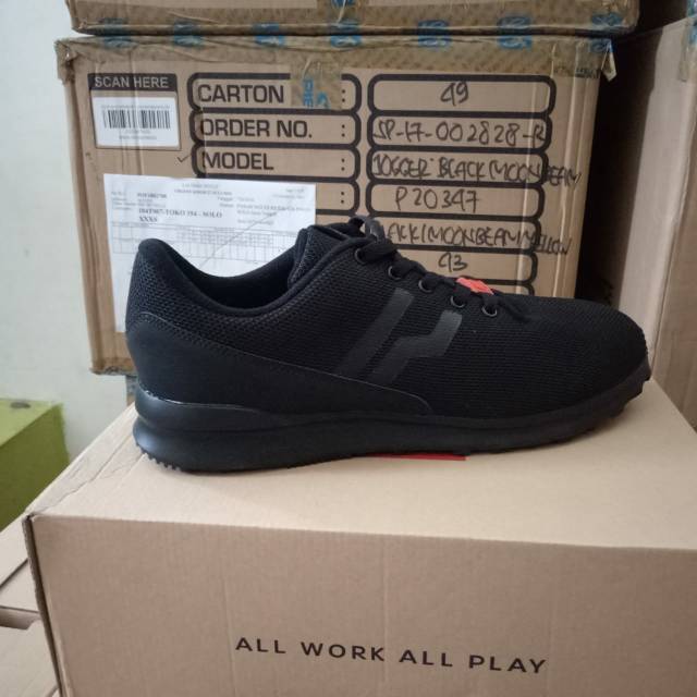 Sepatu Piero VX9 All Black