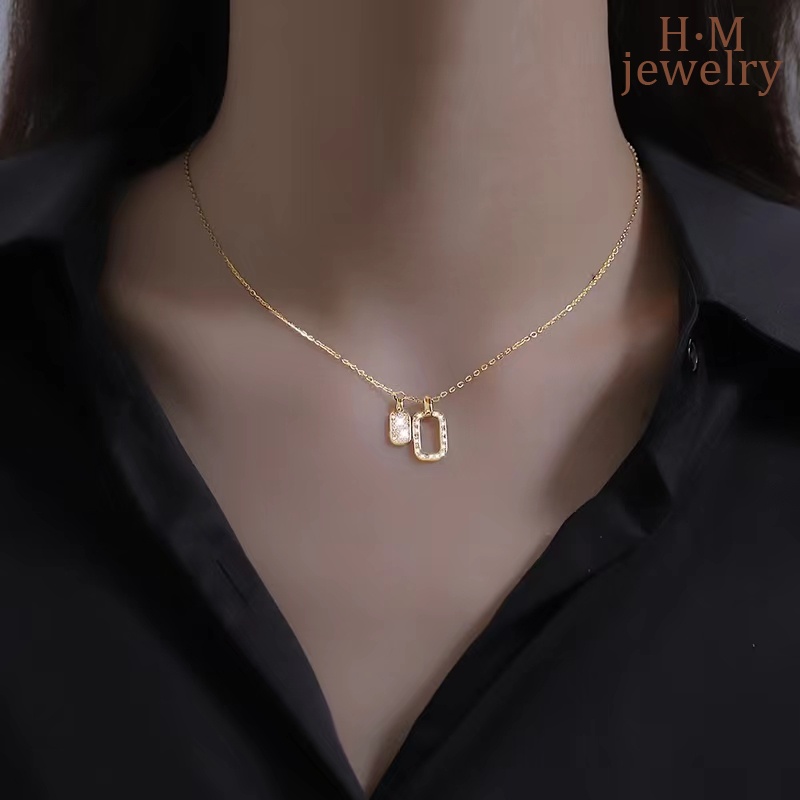 Kalung Bentuk Persegi Geometris Aksen Berlian Bahan S925 Silver