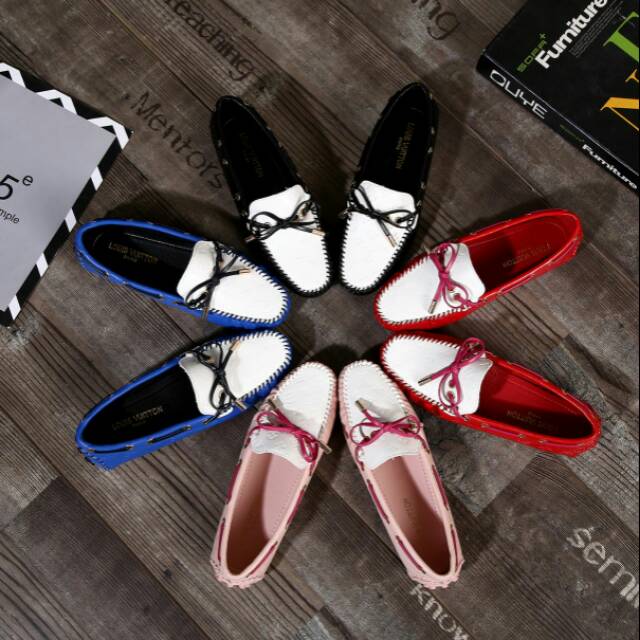 Sepatu Flat Luis Vuitton