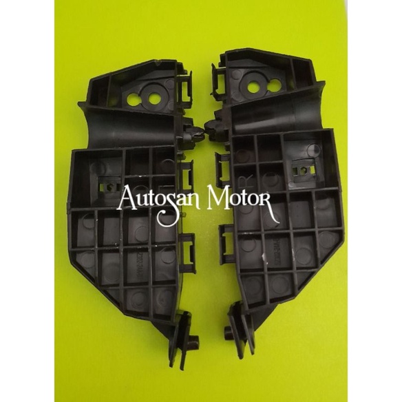 Braket bumper depan  suzuki ertiga 2012