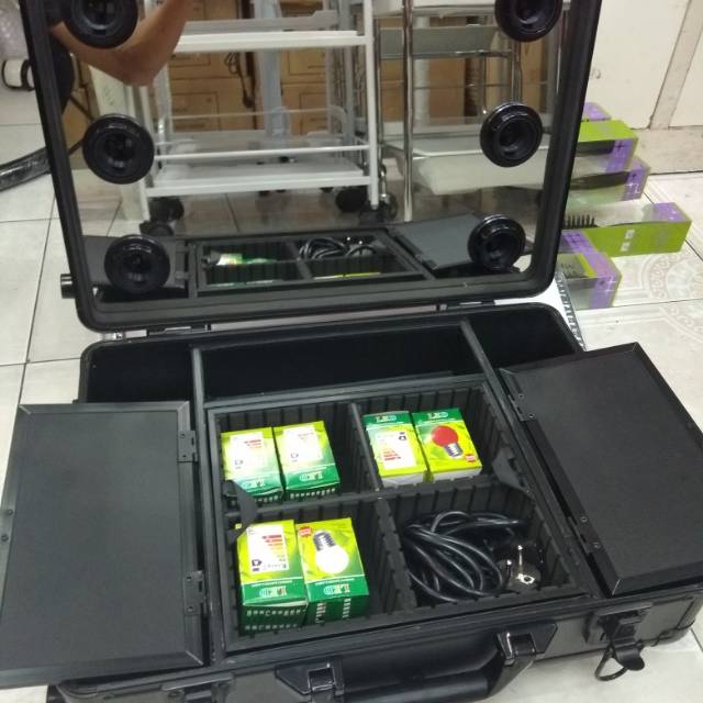 Beautycase/koper make up lampu