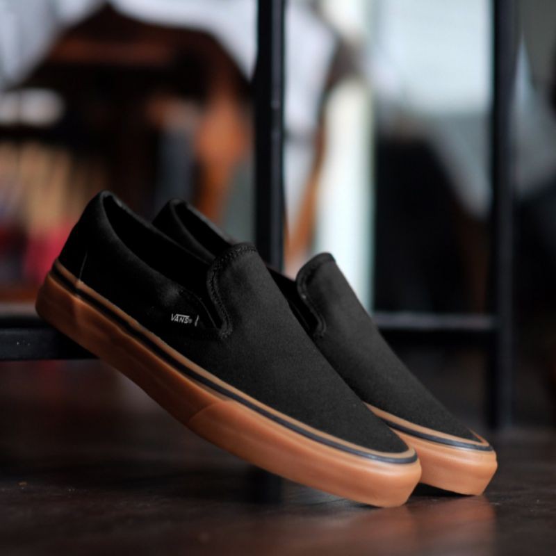 #saleenak Vans Slip On Classic Black Gum Original
