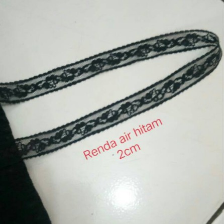 

Renda air hitam, broken white 2cm, roll panjang 15yard (13.5 meter).