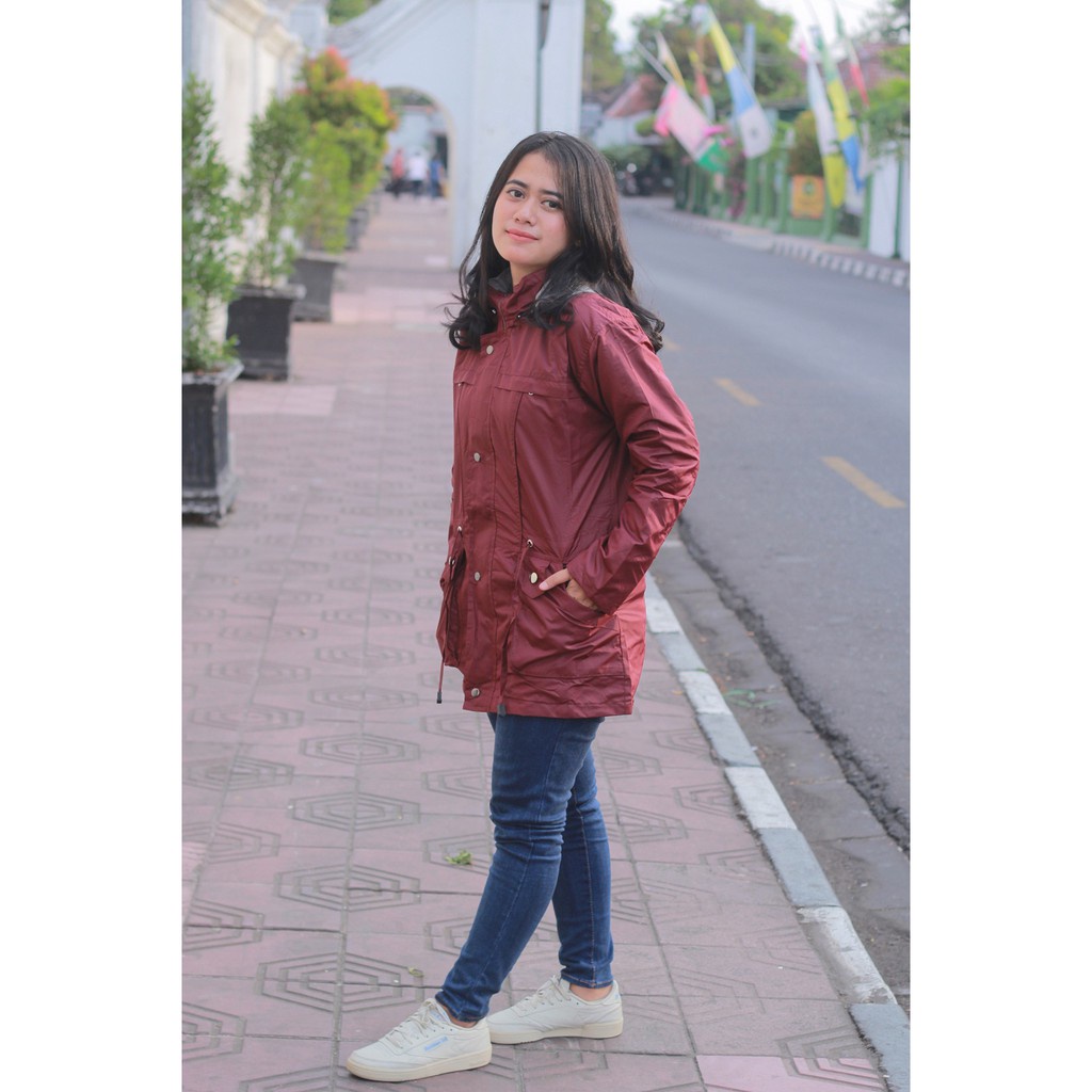 Grosir Jaket Bolak Balik Wanita Jumbo Parka XXL  WaterProff Original / COD Jaket Jumbo Waterproff Big Size Keren