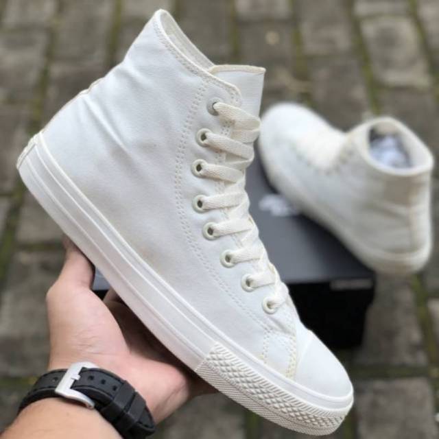 Sepatu Converse All Star High Chuck Taylor II CT2 Lunarlon Off White BNIB Original Premium