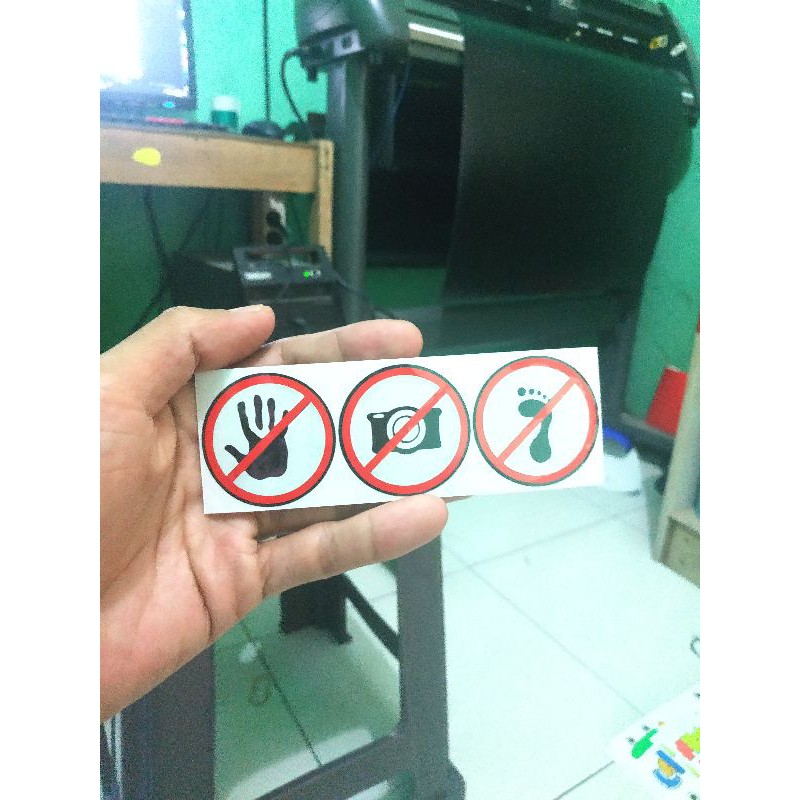 

cutting stiker larangan