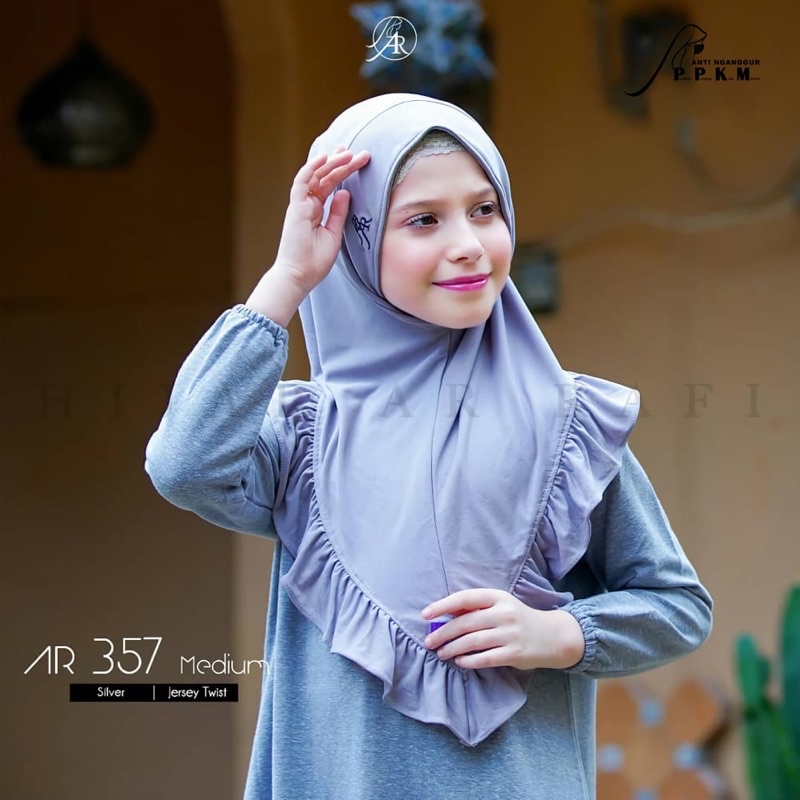 Hijab arrafi AR 357 medium hijab instan rempple semipet || INAYAHHIJAB-Silver