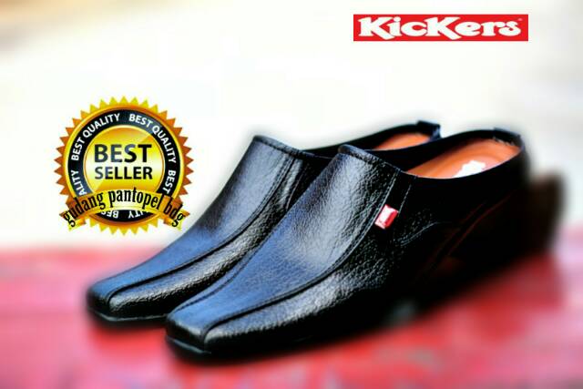 SENDALSEPATUPRIA KICKERS BUSTONG BAMS HITAM UMROH NAIK HAJI SANTAI DAN GAYA