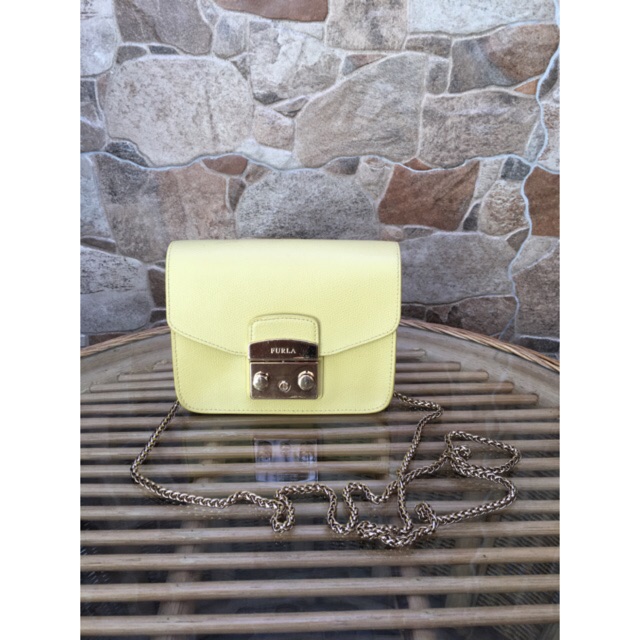 Preloved Tas furla metropolis mini cedro yellow original bag