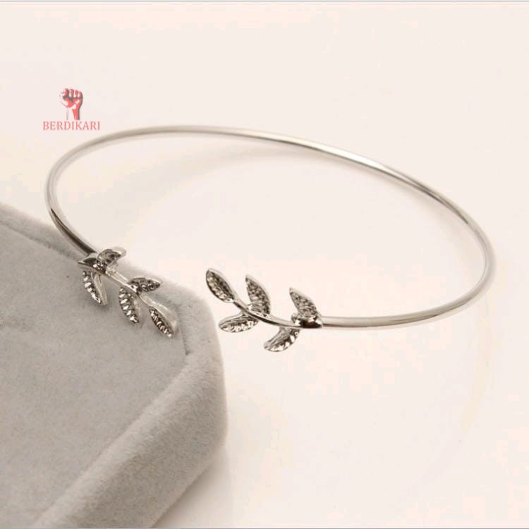 Gelang Tangan Motif Daun