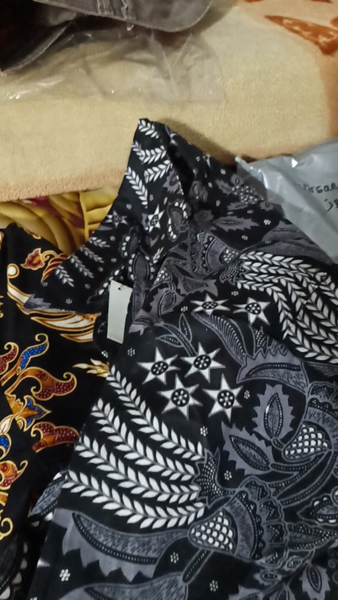Kemeja Batik Pria • Manggar Abu • Baju Batik Pria • Atasan Batik Pria