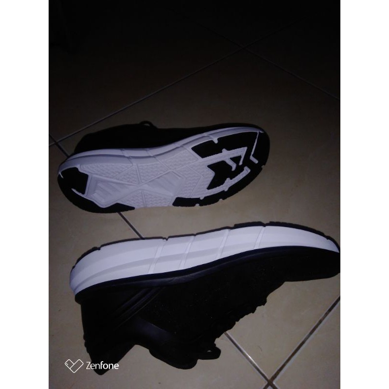 SEPATU RUNNING ORTUSEIGHT HYPERFUSE