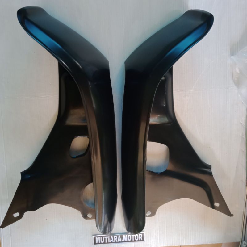 Sayap Honda Astrea Grand warna hitam
