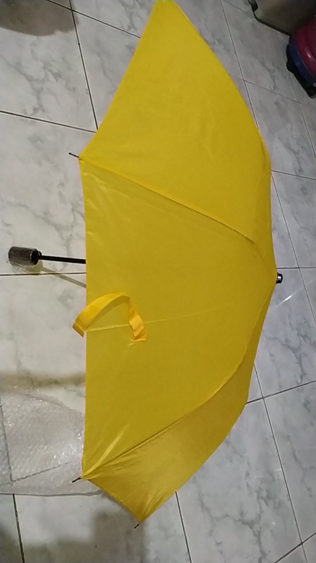 Payung Lipat 2 Kuning Tulang Hitam Merk Sakura 1b4