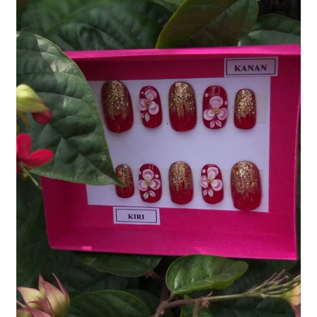 Kuku palsu merah gold 3d