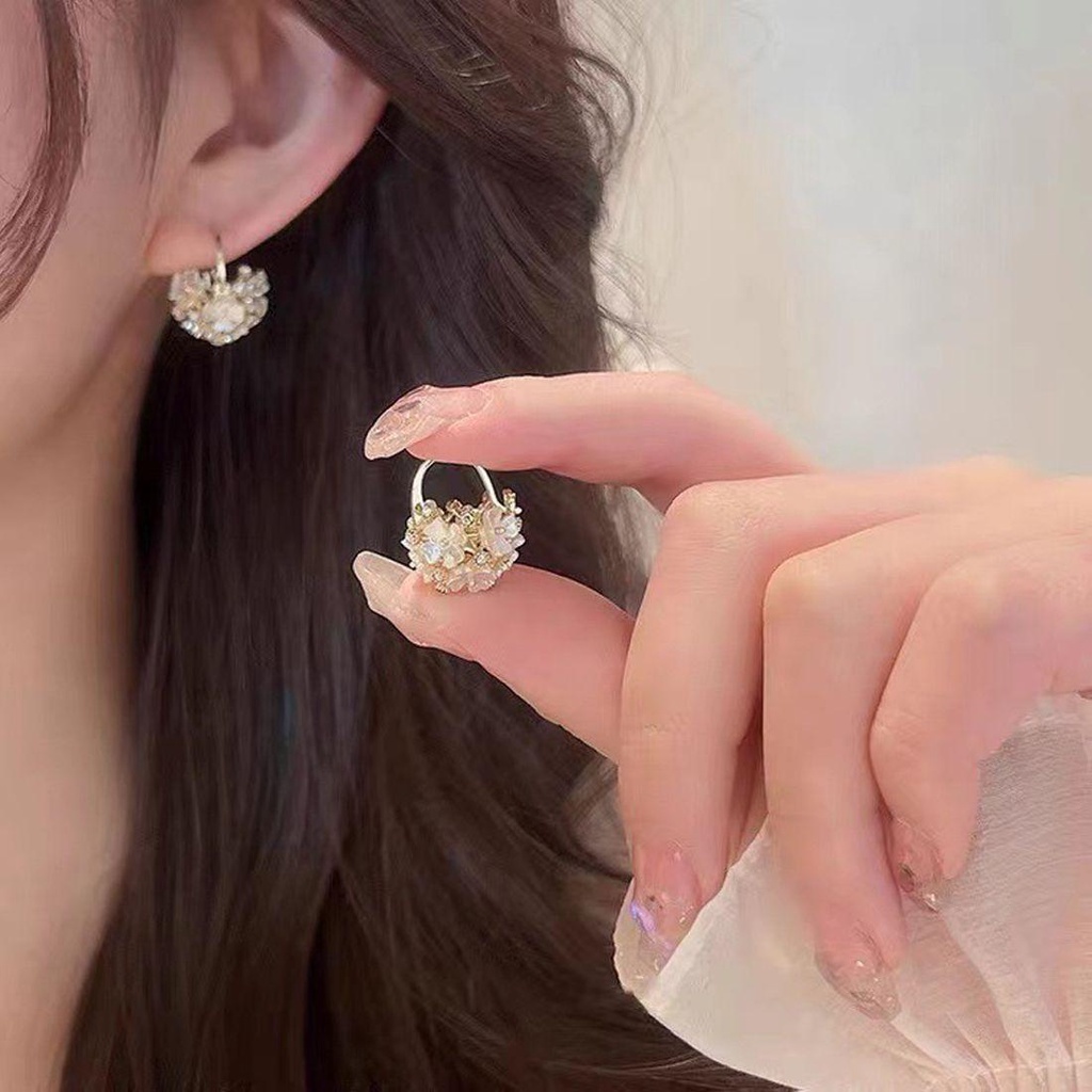 Needway Menjuntai Anting-Anting Kreatif Gadis Hadiah Anting-Anting Liontin Keranjang Bunga Daisy Tembaga Wanita Anting-Anting