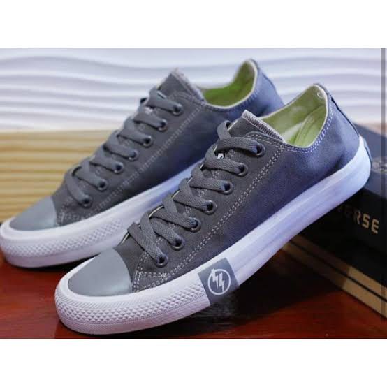  Sepatu  Converse  All  Star  Undefeated Pendek Unisex Grade 