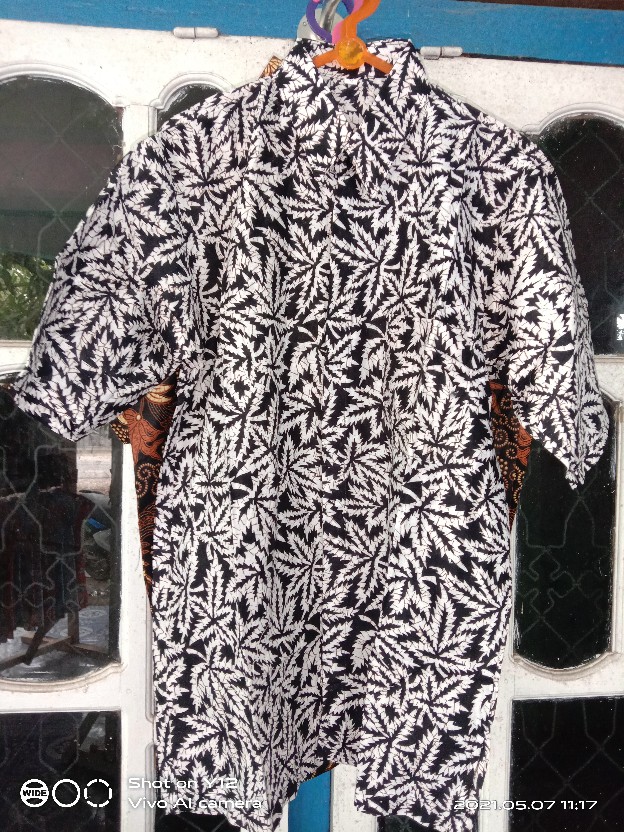 Kemeja Batik Pria Lengan Pendek Motif Daun Jati