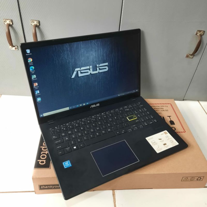 Laptop Asus Vivobook E510M Celeron N4020 Ram 4GB Dualdrive SSD 128GB+SSD 128GB Layar 15inch FHD ips Keyboard backlight