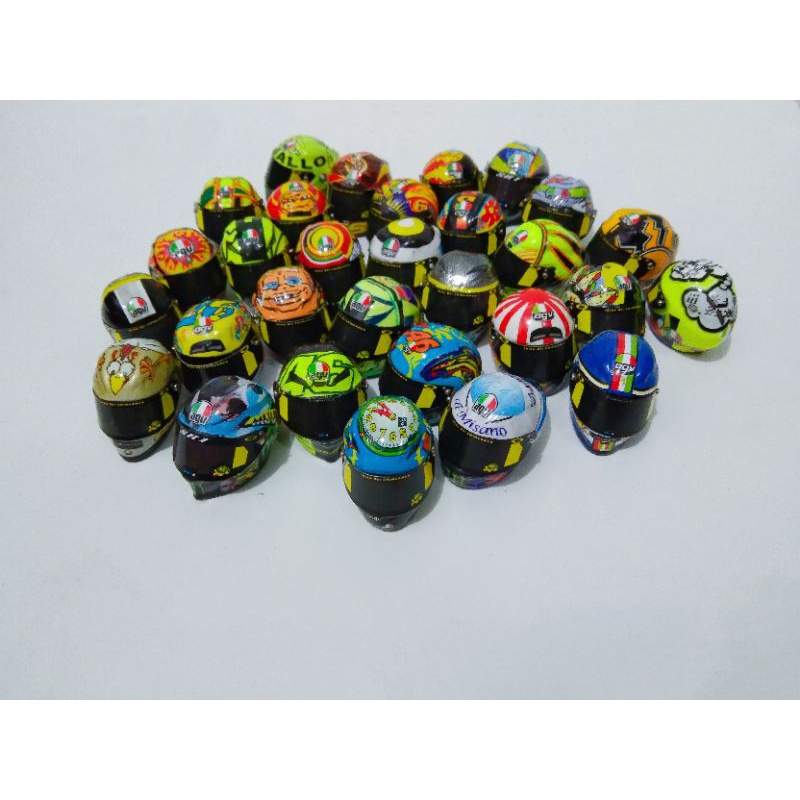 Miniatur helm handmade Valentino Rossi scale 1:12