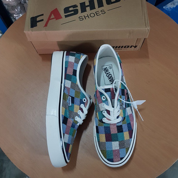 COD BAYAR DITEMPAT!!! Plaid Canvas Sneakers (With Box)