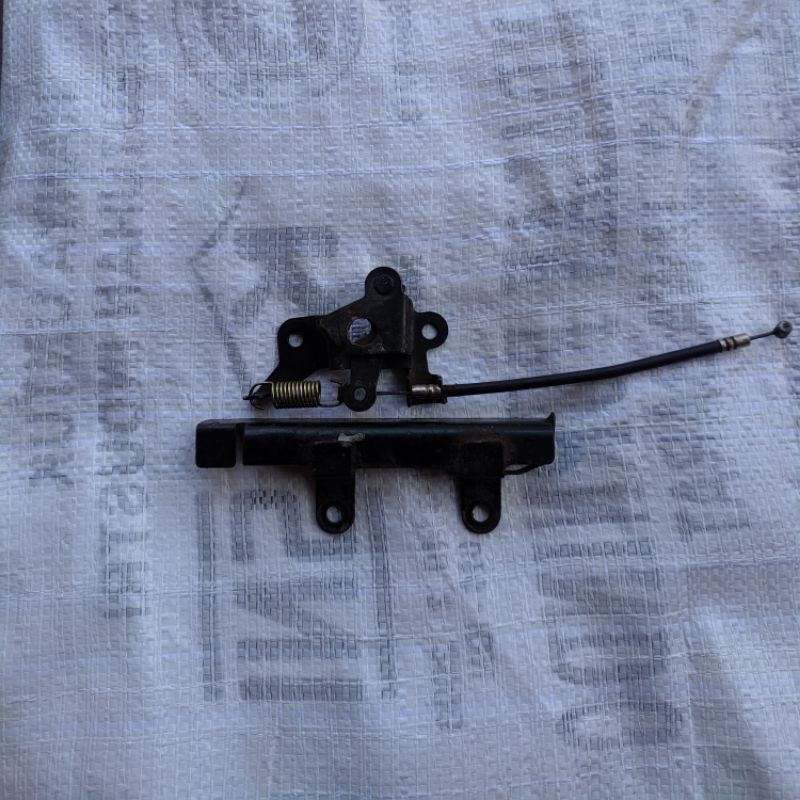 Kunci Pengait Jok Tiger Tevo Tiger 2000 original