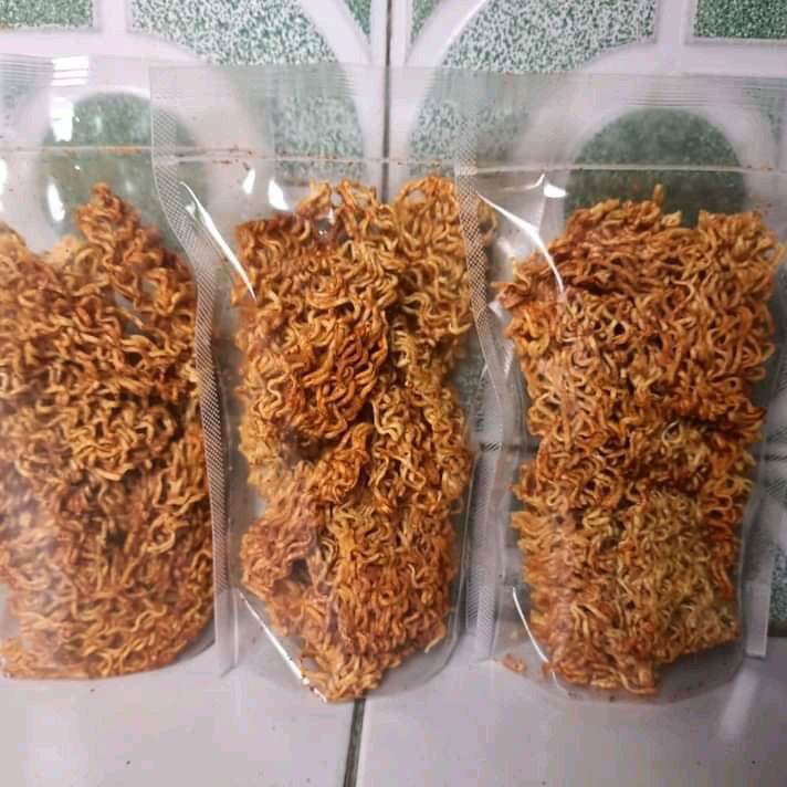 

MIE KERING PEDAS/SNACK MIE KERING PEDAS/CEMILAN