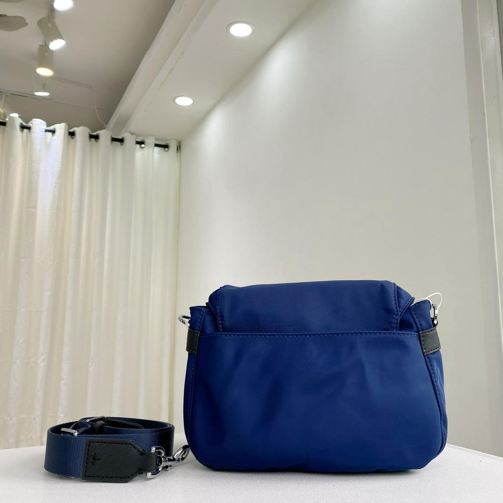 [Instant/Same Day]TB  85061  85054  Latest nylon messenger bag shoulder bag   nilong