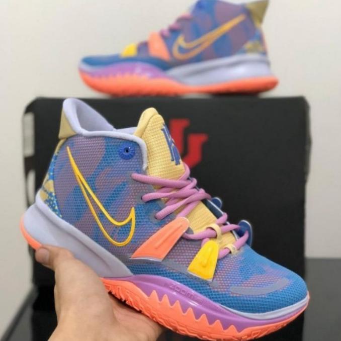 sepatu basket kyrie