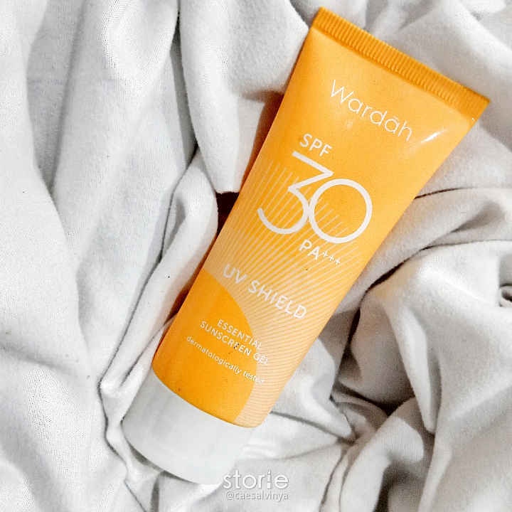 Wardah Uv Shield SPF 30 PA+++ 40ML WARDAH SPF 30 WARDAH SUNSCREEN SPF 30 SUNSCREEN WARDAH SPF30