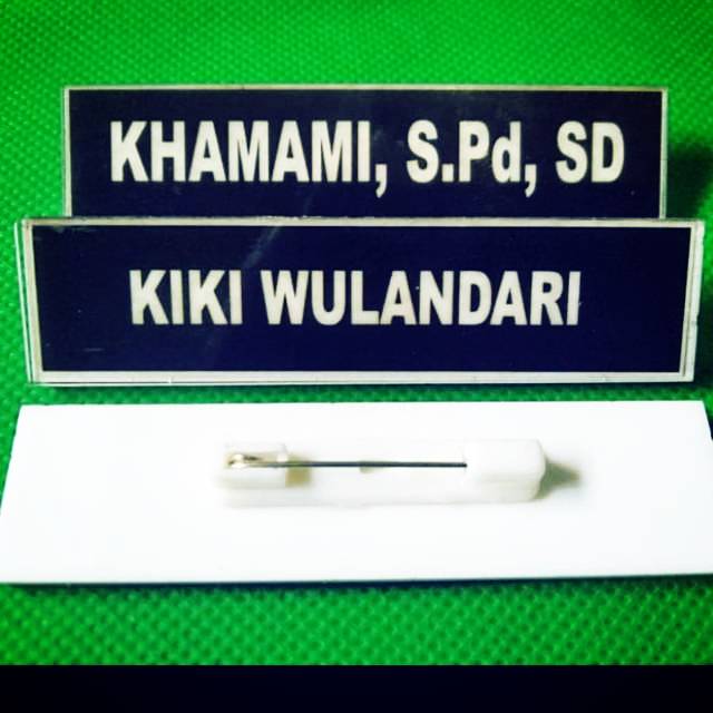 

Name tag ,nama dada