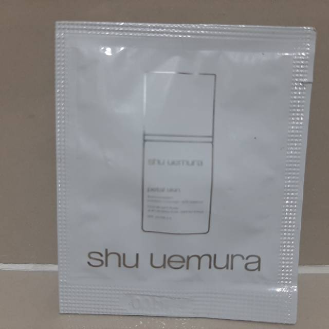 Foundation SHU UEMURA SACHET SIZE.  774 light beige